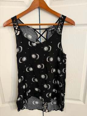 Hot Topic Celestial Sun & Moon Print Lace-Up Back Tank Top, Size Medium